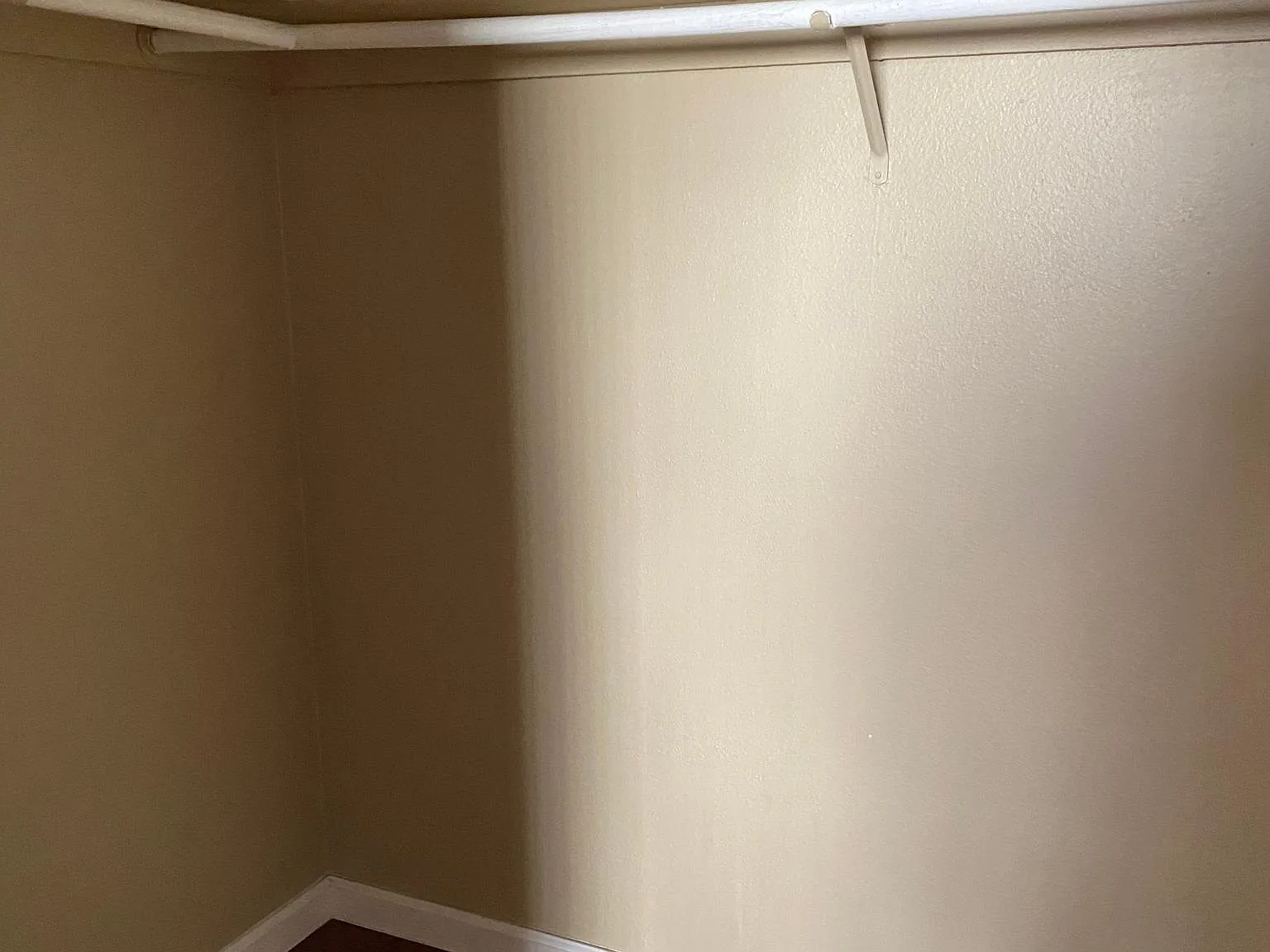 501 E Magnolia Blvd — Photo 4