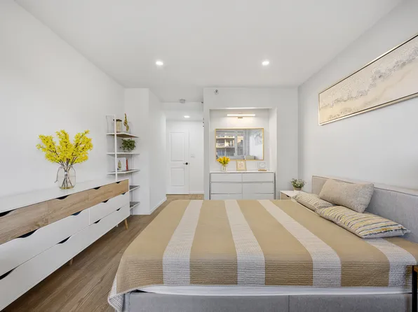 133-38 Sanford Avenue image 10 of 21