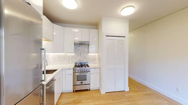 1st image of 2942 Franklin St APT 2