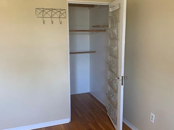 Walk in Bedroom Closet
