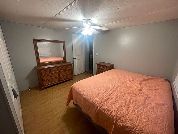 4th image of 27 Henderson Dr