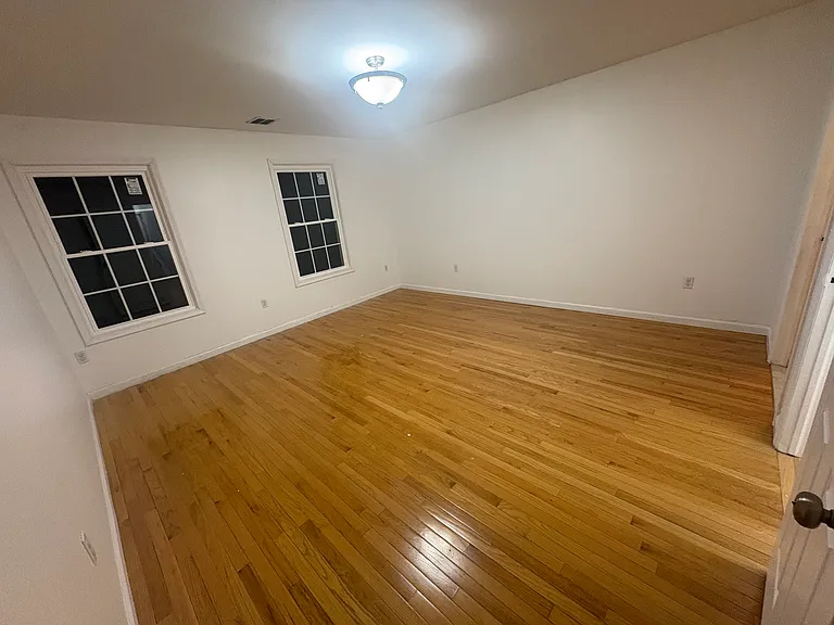 218 Danforth Ave #2 — Photo 7