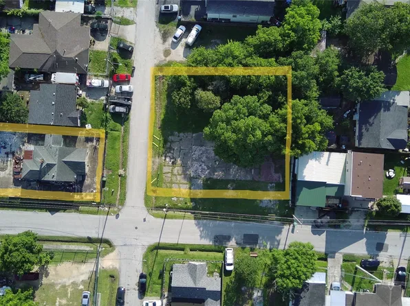 1310 Roosevelt St, Houston, TX 77012