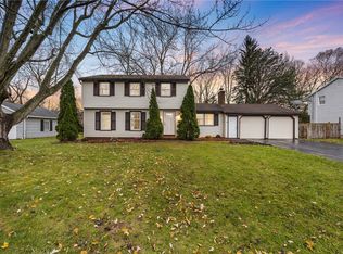 75 Chadwick Dr, Rochester, NY 14618