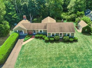 3 Rock St, Mattapoisett, MA 02739