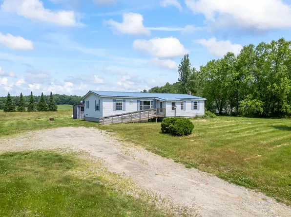 47 Pittston Road, Whitefield, ME 04353