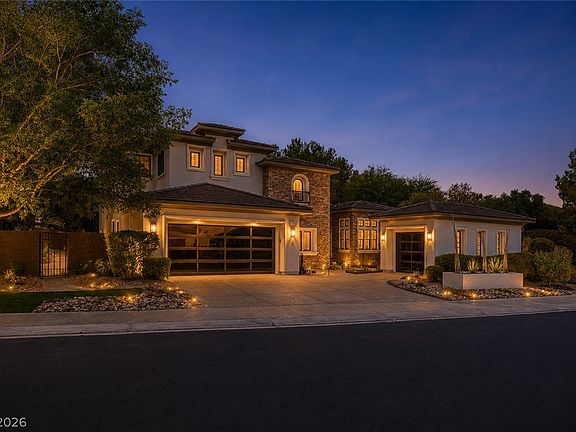 3rd image of 29 Desert Highlands Dr