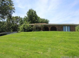 300 Green Haven Dr, Swansea, IL