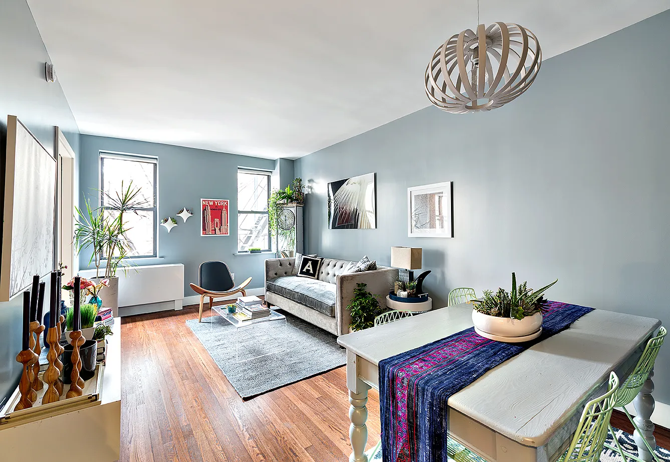 245 West 25th Street — Photo 1