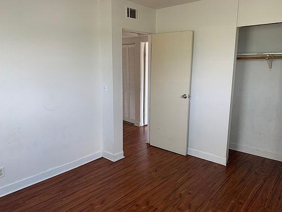 4th image of 384 W Old Indian Trl APT 4