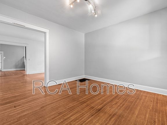 5th image of 1229 Pleasant St