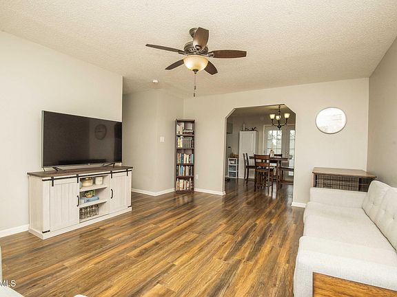 4th image of 6612 Gray Squirrel Ln