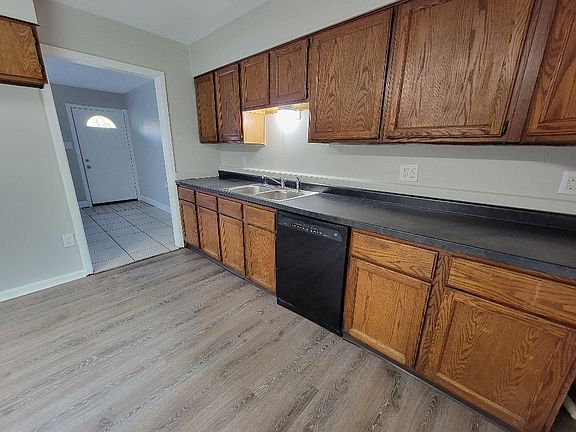 5th image of 3117 N Huber St