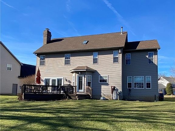 2nd image of 867 Bellaire Dr