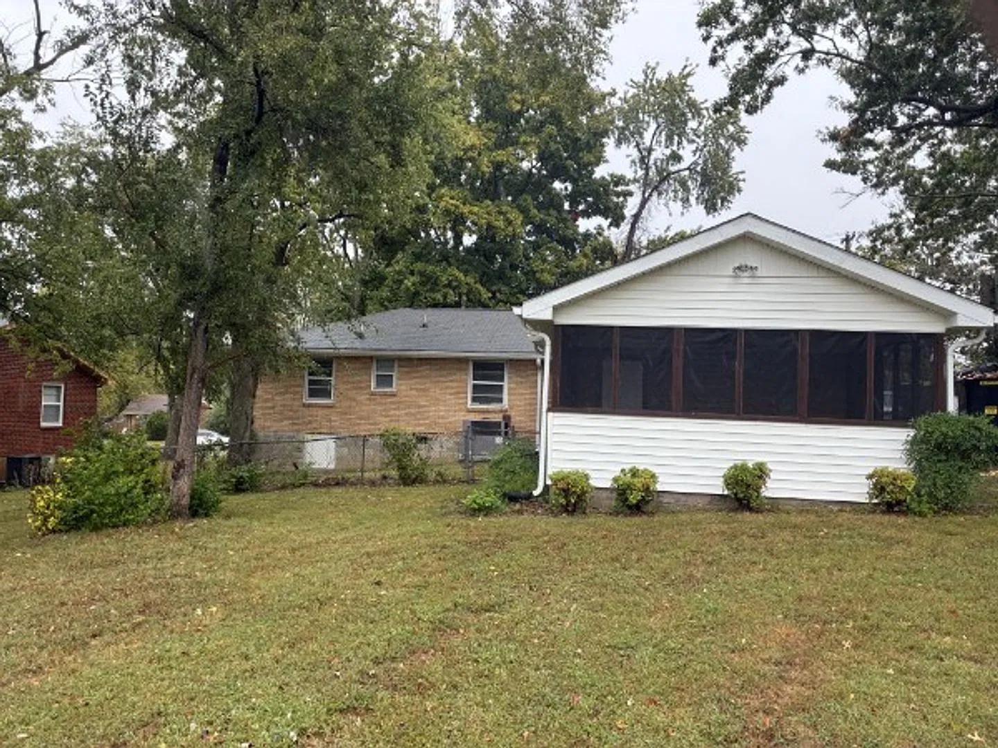 One Level Brick Home near I-24 & Haywood Ln — Photo 3