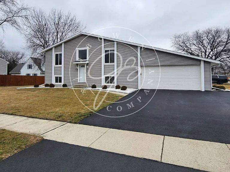 9450 Millcroft Rd — Photo 1