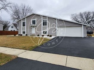 9450 Millcroft Rd, Perrysburg, OH 43551