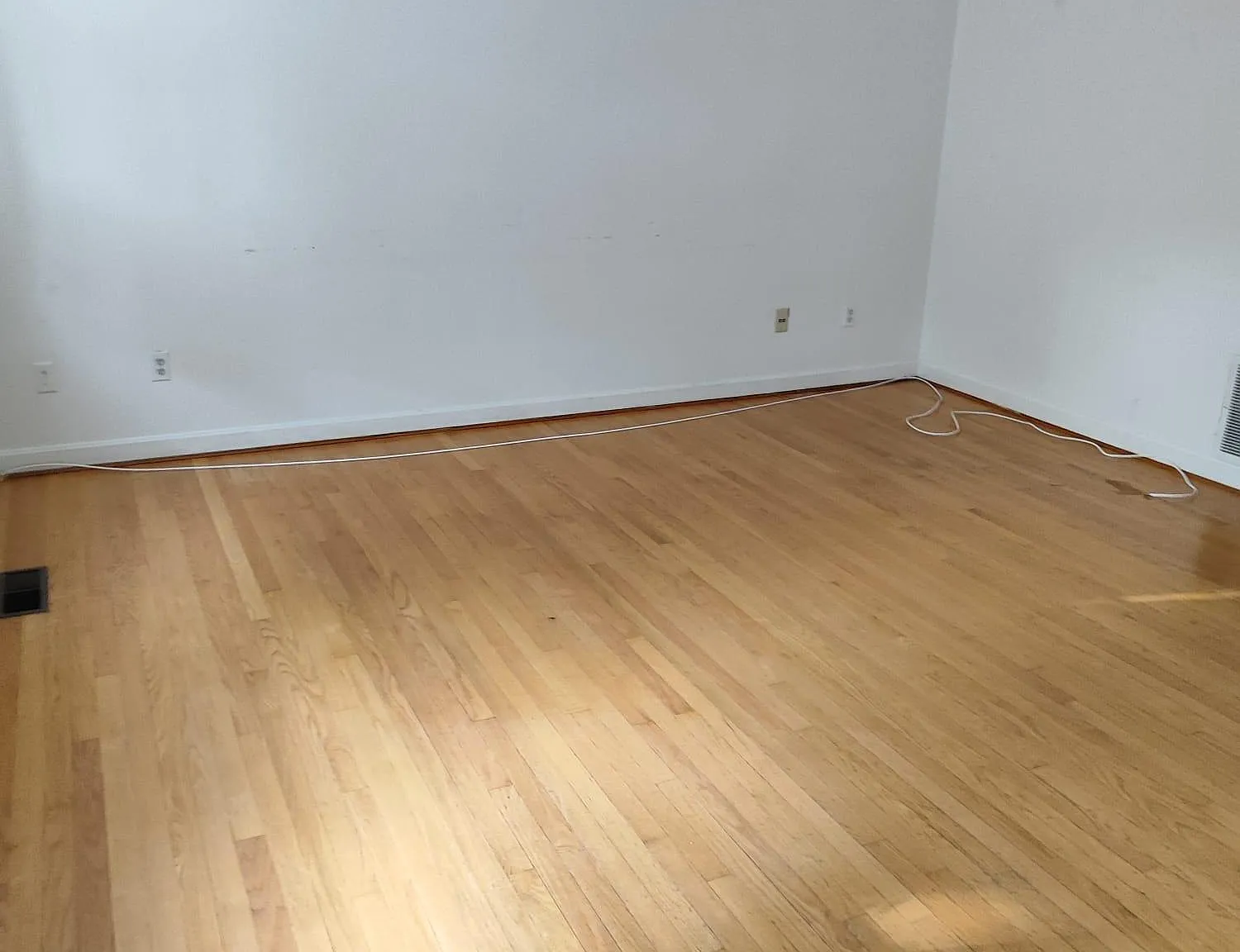 2 bed, 1.5 bath, 1080 sqft, $2,300 — Photo 3