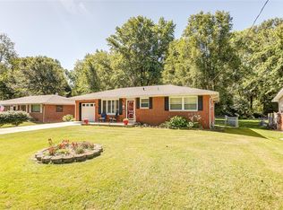 3105 Mission Rd, Alton, IL 62002