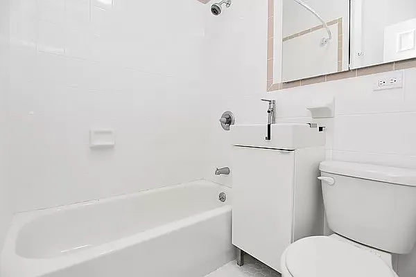 Rented by Bohemia Realty Group | media 34