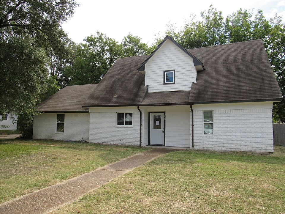 1st image of 321 Crescent Dr