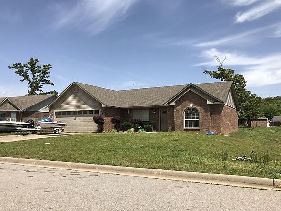 2nd image of 2610 Red Oak Dr