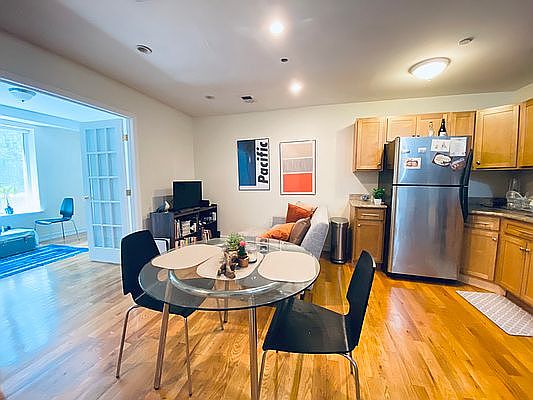 2nd image of 406 15th St APT 1F