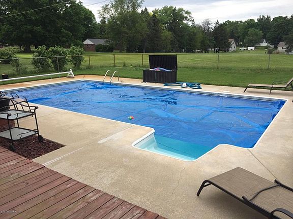 3rd image of 8285 Verlynda Dr