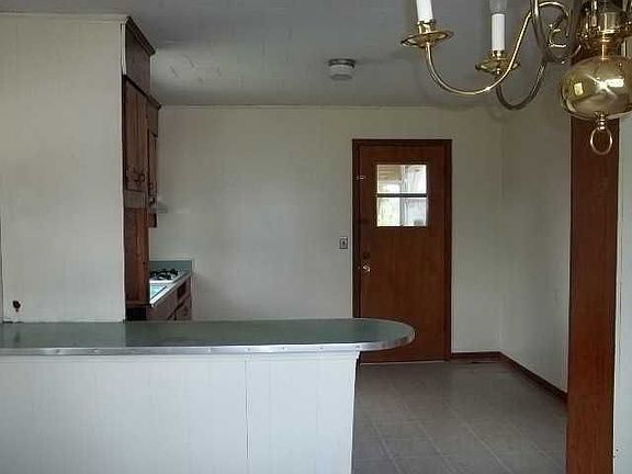 4th image of 1105 Avenue H