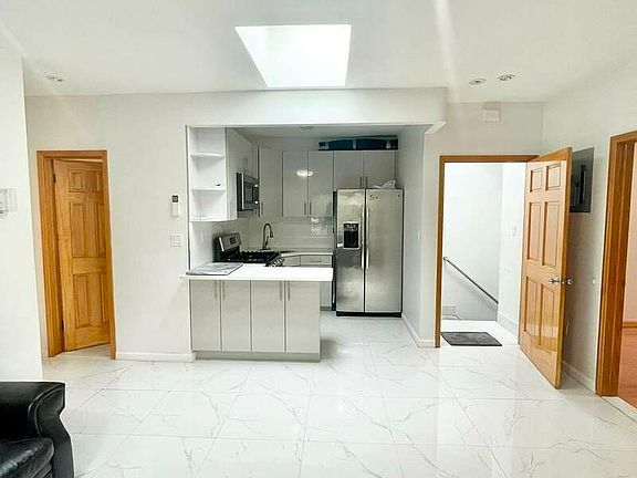 3rd image of 33-20 23rd St #2B