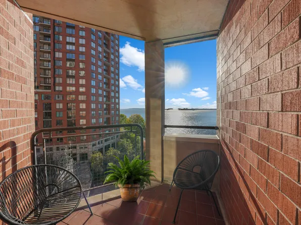 377 Rector Place image 7 of 8