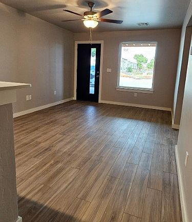 5th image of 2341 N Thompkins Ave #301