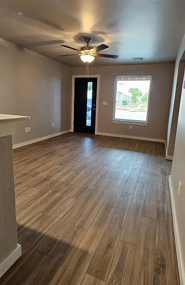 2341 N Thompkins Ave #301 — Photo 5