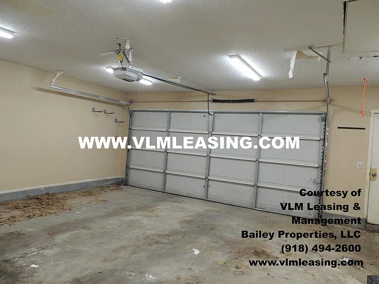 404 W Vicksburg St — Photo 34