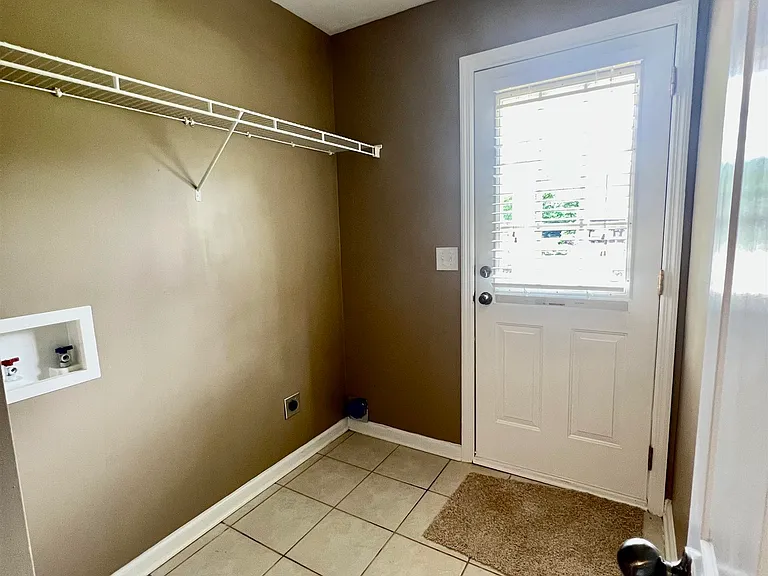 1010 Jacob Dr — Photo 9