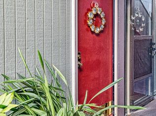 105 Piccadilly Pl APT D, San Bruno, CA 94066