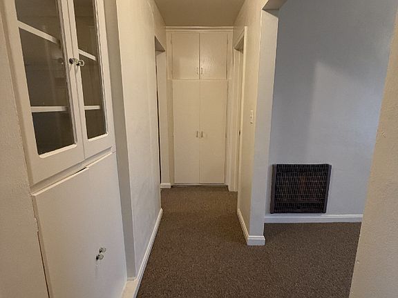 5th image of 2921 Lincoln St #2919