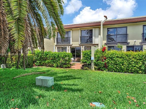4th image of 3603 Torremolinos Ave