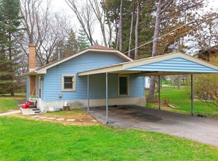 402 1st St, Antioch, IL 60002