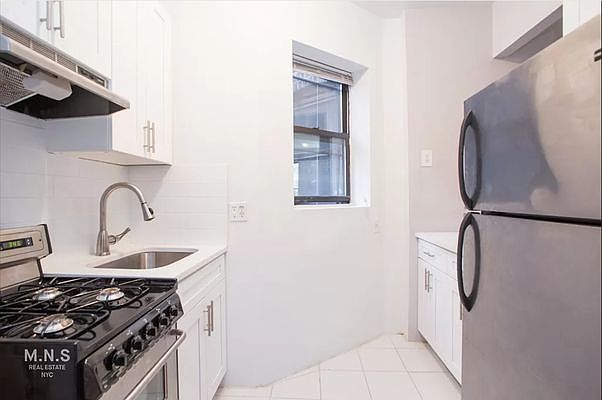 1st image of 330 W 49th St APT 4RE