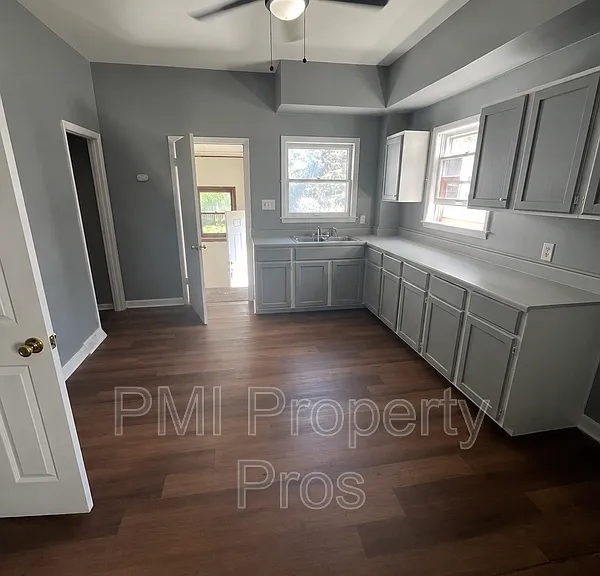 1516 S Union St — Photo 1