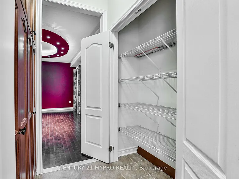 431 Woodspring Ave E — Photo 20
