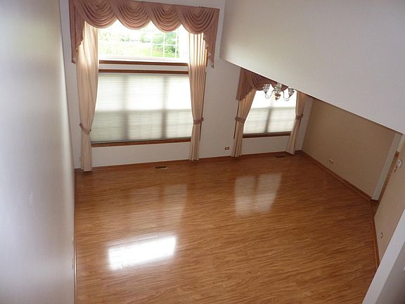 2nd image of 144 Sussex Ct