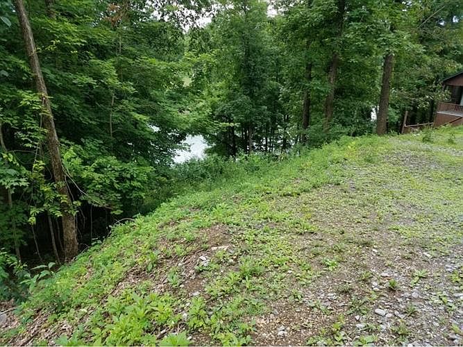2nd image of 500 Lakeside Dr