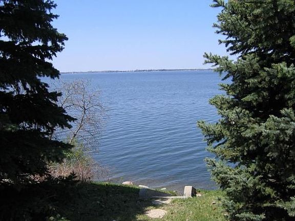 2nd image of 208 S Lake Dr