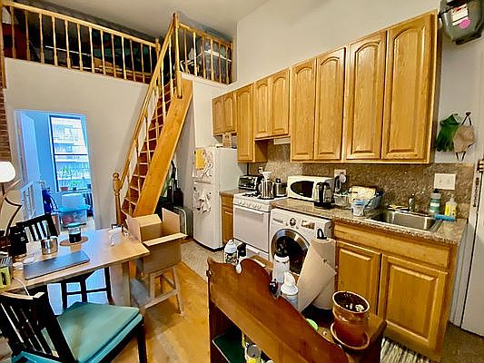 2nd image of 15 W 100th St APT 5E