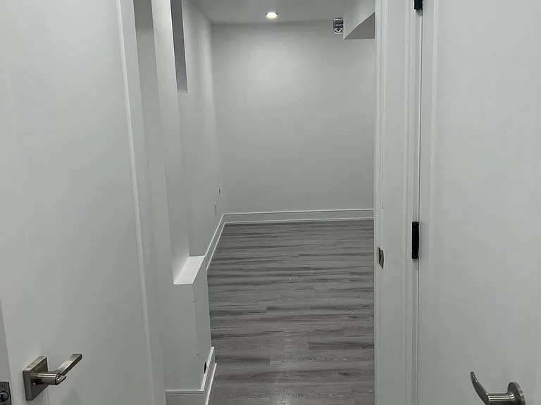 3 Cox Cres #BASEMENT — Photo 8