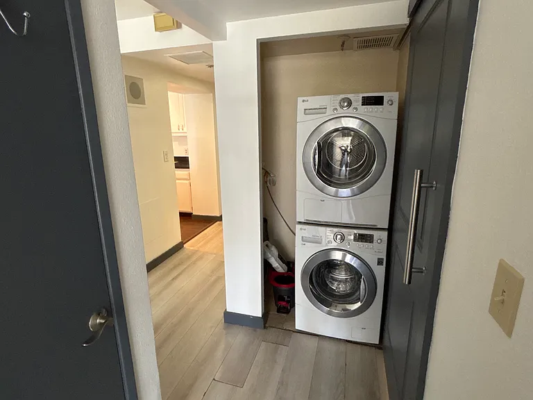 600 W 9th St #612 — Photo 16