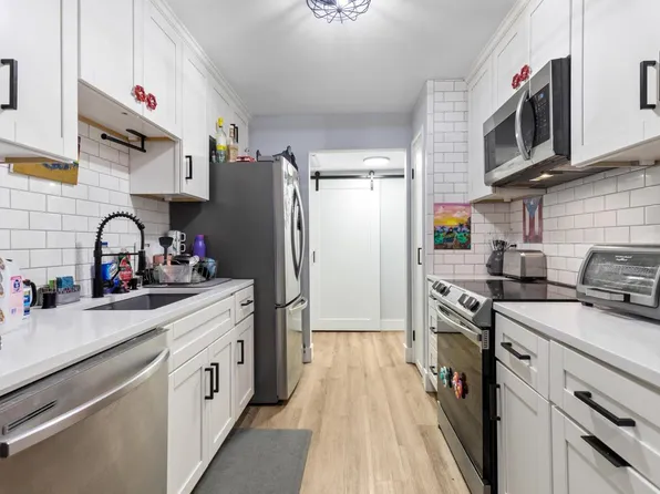 5253 North Lovers Lane ROAD #324, Milwaukee, WI 53225