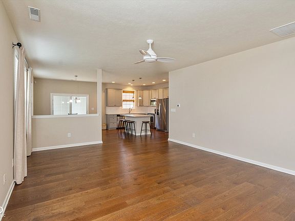 3rd image of 8804 Twain Ln